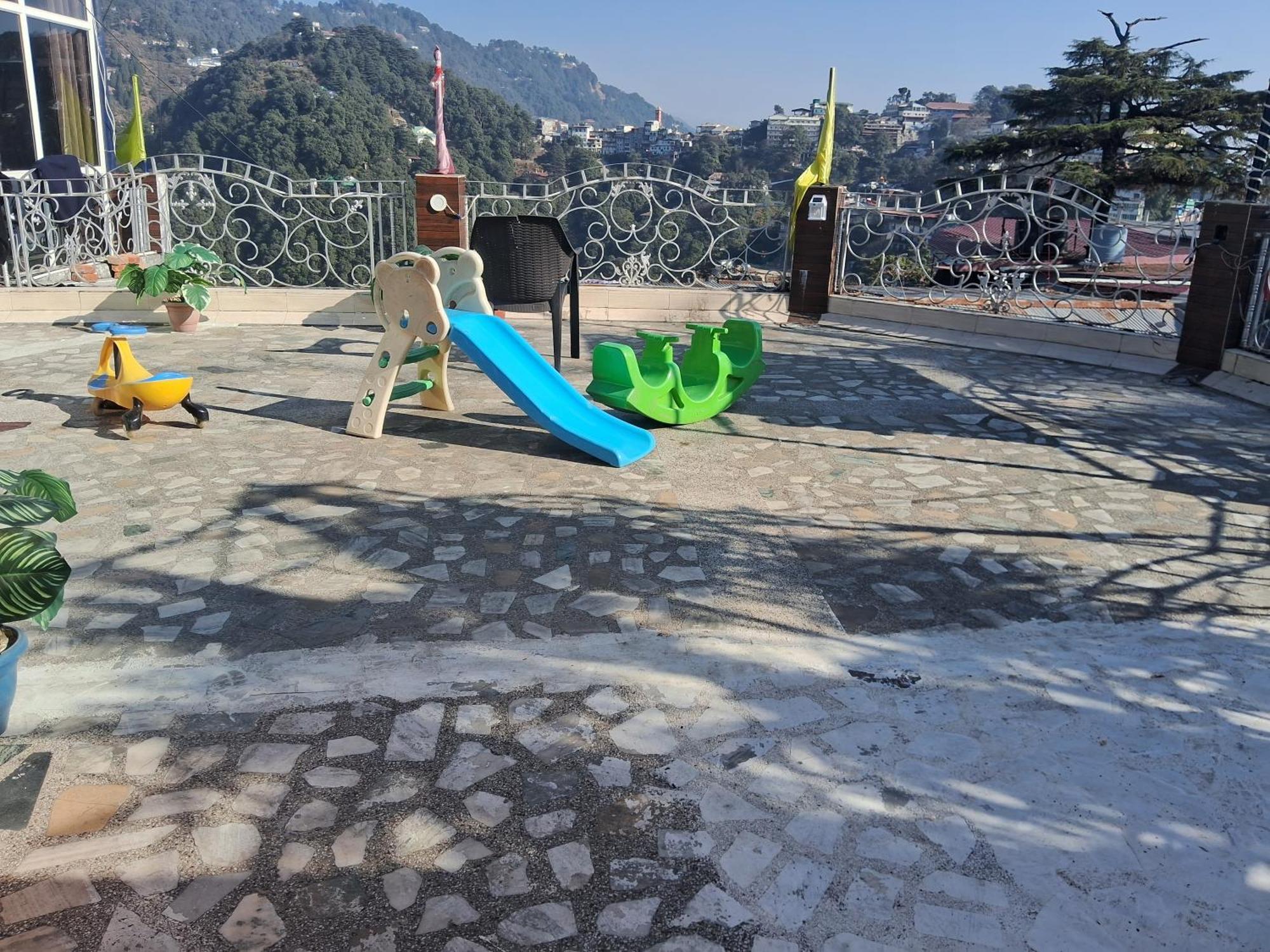 Hotel The Mussoorie International Esterno foto